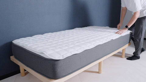 NELL 置くだけ敷きパッドのヨレをなでるだけで直す